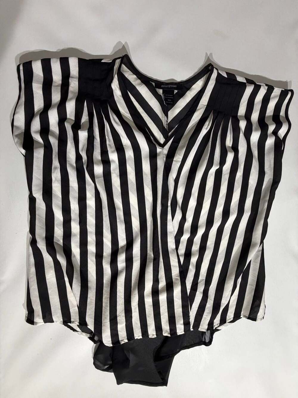 Ashley Stewart Black & White Striped Sleeveless Top Womens 18/20